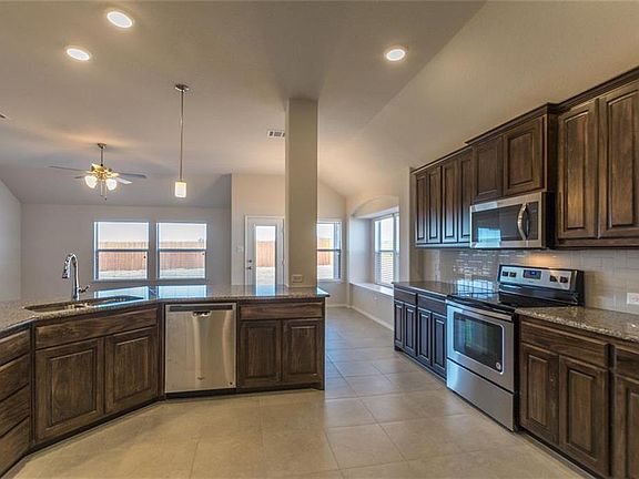 3rd image of 2548 Weatherford Heights Dr