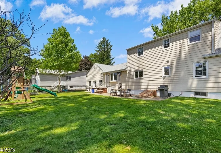 329 Maplewood Ave — Photo 22