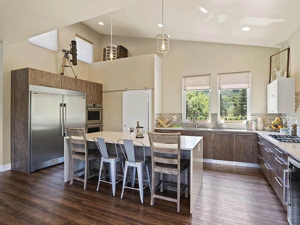 4 bed, 3800 sqft, $6,500 — Photo 3