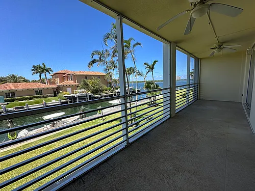 105 Paradise Harbour Blvd #209 Photo 1