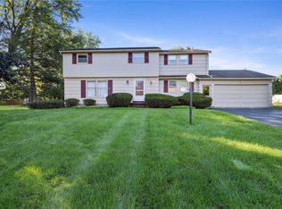 185 Viennawood Dr, Rochester, NY 14618