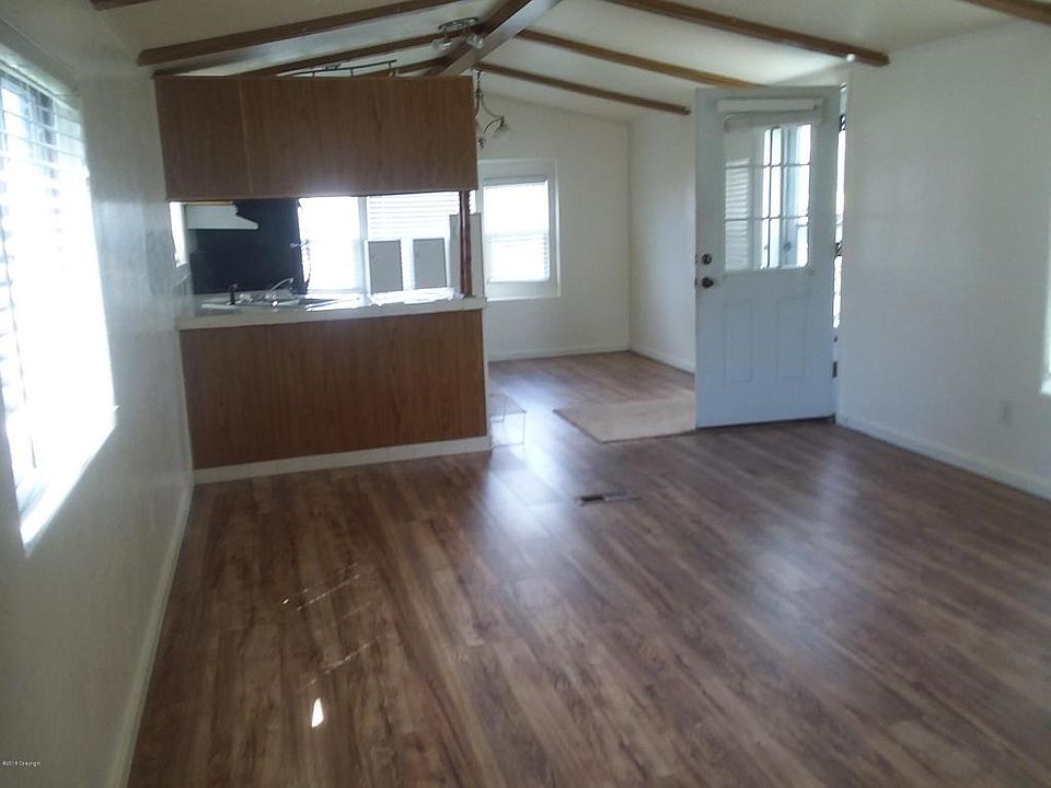 2nd image of 5000 Gordon St