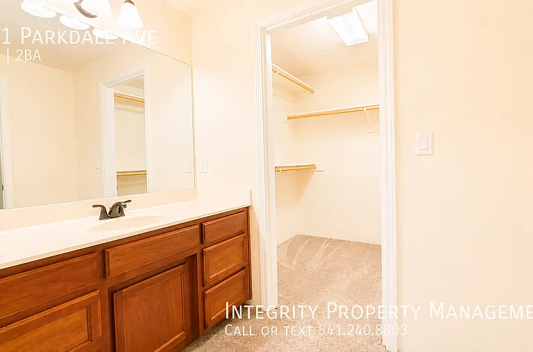 941 Parkdale Ave — Photo 15