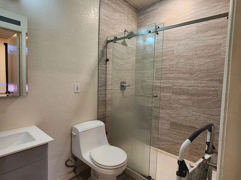 1 Bed 1 Bath in Historical Building — Photo 7