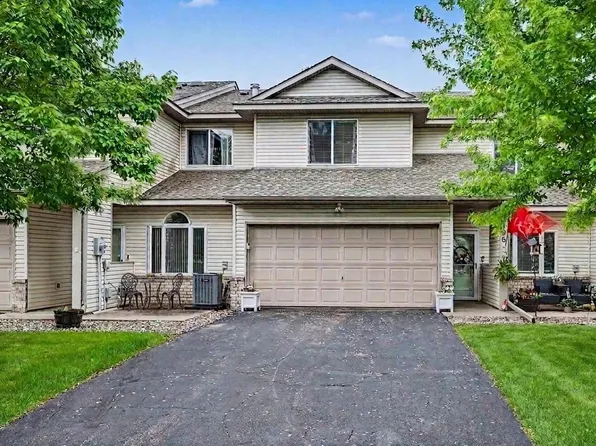 1106 Crystal Pl W, Chaska, MN 55318