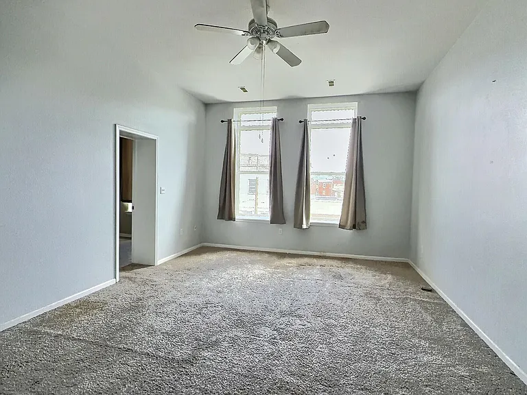 417 E Spring St #B — Photo 5