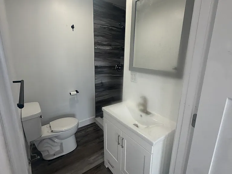 328 N 8th St #5 — Photo 7