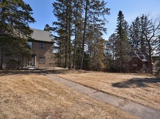 1924 Wallace Ave, Duluth, MN 55803