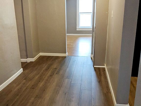5th image of 726 Ferry St #604