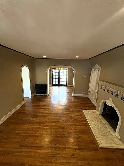 Classic 1929 2+2 Spanish bungalow. — Photo 3