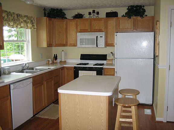 Kitchen with island