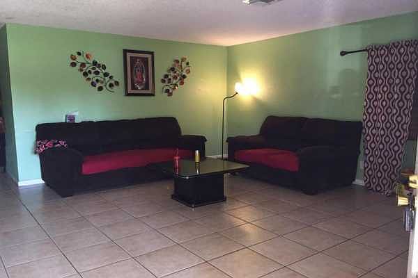 Home For Sale In Maravilla