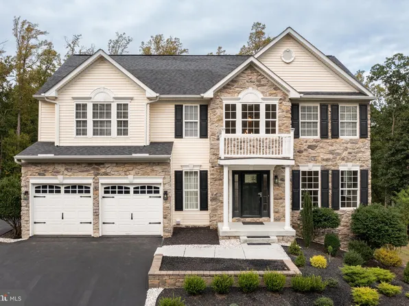 438 Mountain Falls Blvd, Winchester, VA 22602