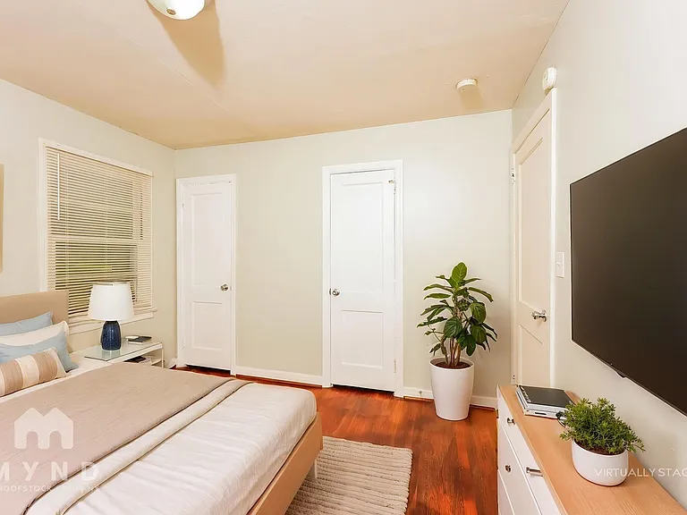 924 Parkway Dr — Photo 4