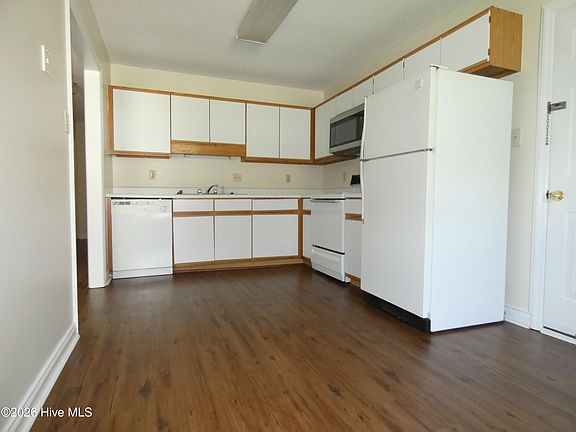 5th image of 3050 Foxhorn Rd