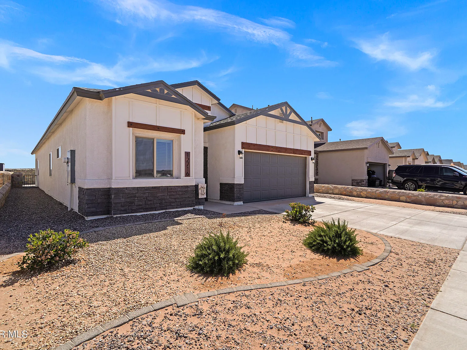 4 bed, 2.5 bath, 1805 sqft, $2,100 — Photo 3