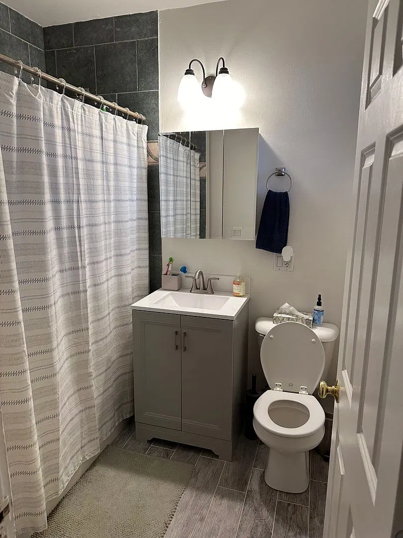 Great Apartment available Jan 1!! — Photo 4
