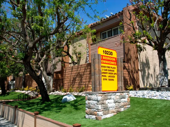 Franklin Townhomes, 10230 Independence Ave #201, Chatsworth, CA 91311
