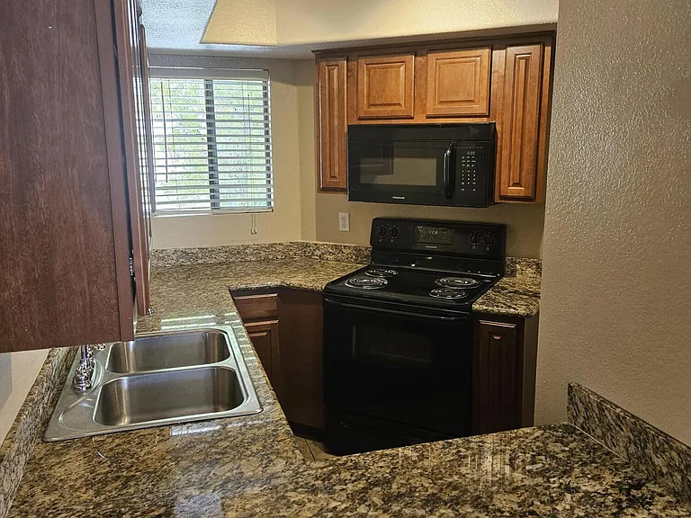 935 N Granite Reef Rd #87 — Photo 7