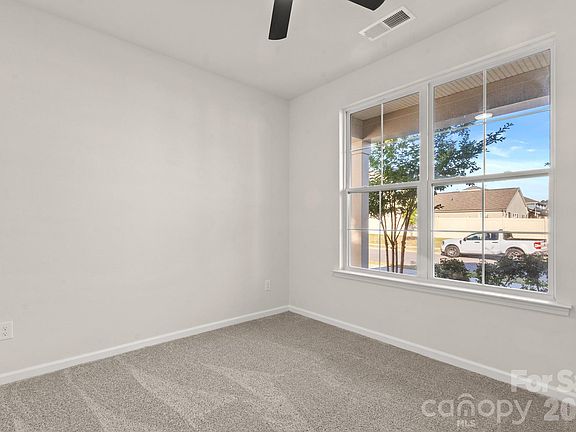 4th image of 5041 Markfield Ln