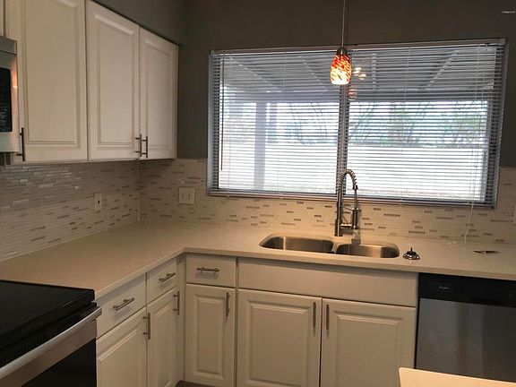 4th image of 2827 W Villa Maria Dr
