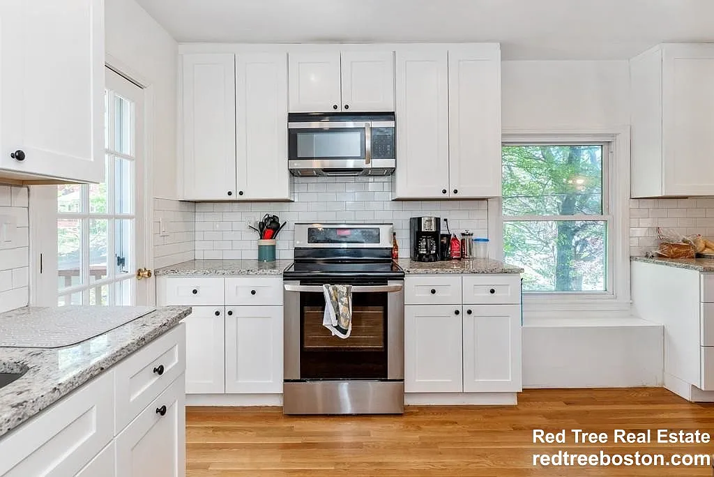 3 bed, 2200 sqft, $5,100 — Photo 1
