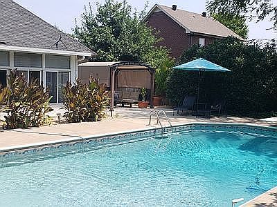 2nd image of 115 Audubon Ln