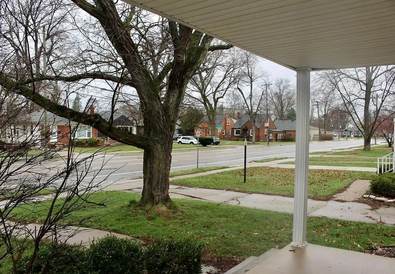 5 bed, 2.0 bath, 1608 sqft, $2,800 — Photo 2