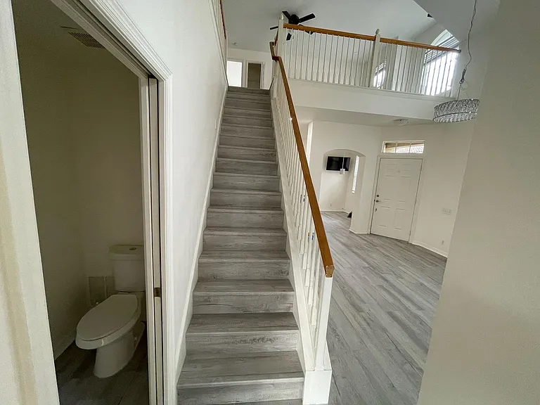 3303 Covered Bridge Dr E — Photo 13