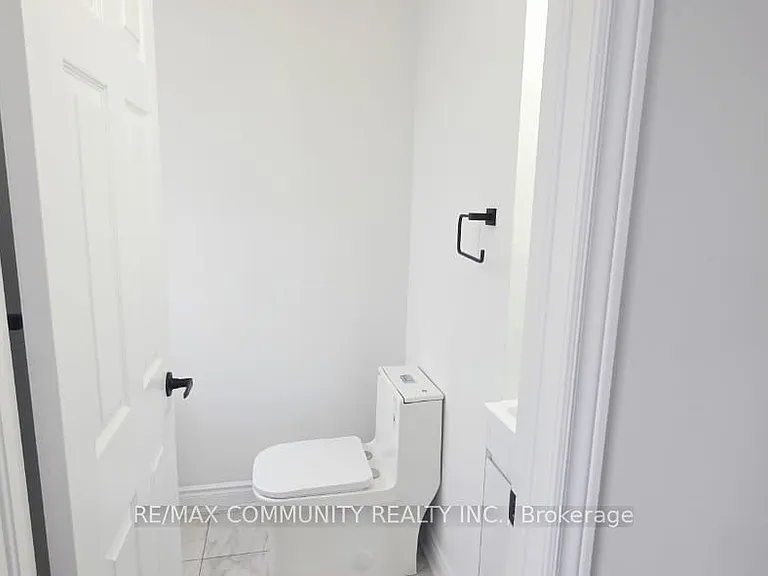 50 Rockman Cres — Photo 12