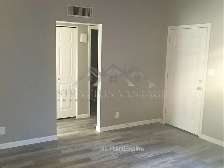 852 N Stapley Dr — Photo 3