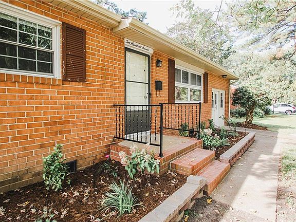 2nd image of 207 Nicewood Dr