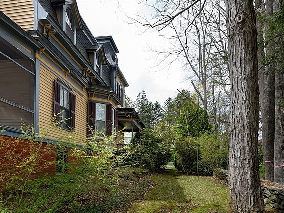 4th image of 67 Church St