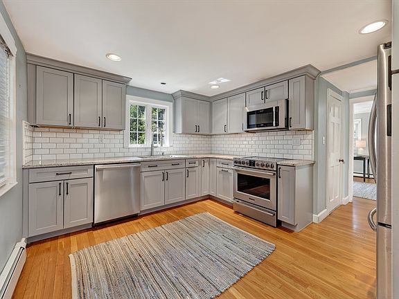 3rd image of 47 Church St