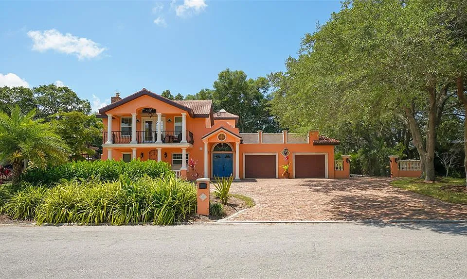 2520 Tami Sola St