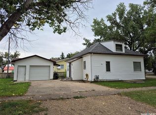 137 2nd St W, Ponteix, SK S0N1Z0