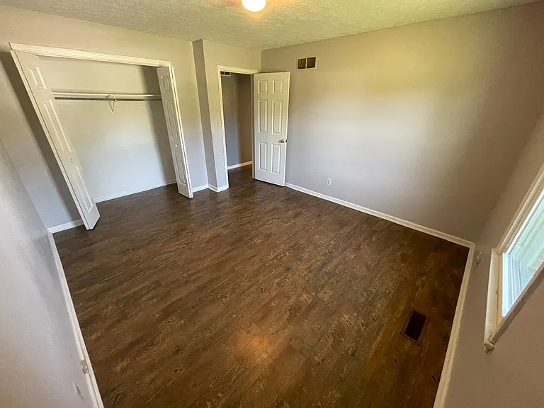 111 Pleasureville Rd — Photo 12