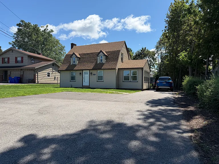 3523 W Ridge Rd — Photo 2