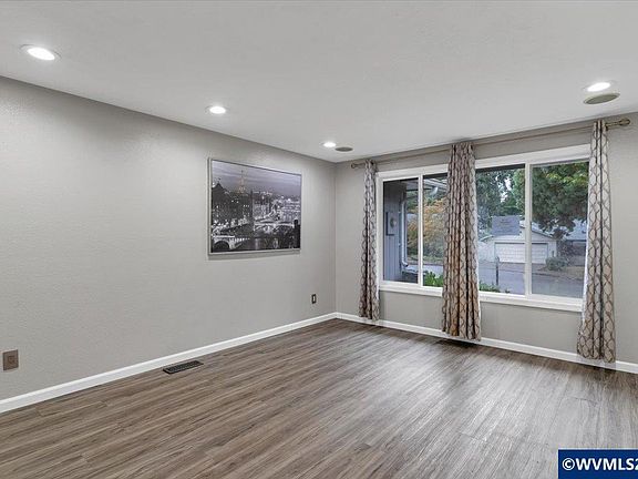 5th image of 1086 Hanover Ct S