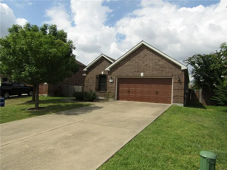 14200 Lake Victor Dr — Photo 38
