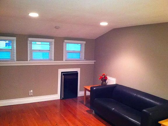 Livingroom with built-in temperature controlled wine cellar 