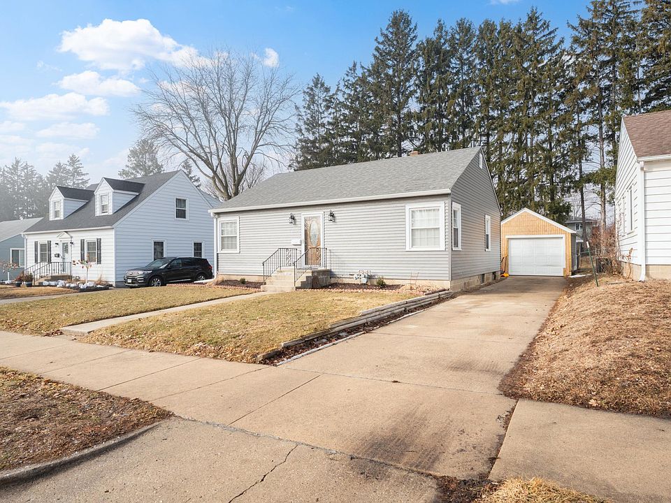 1st image of 1539 7th Ave NE