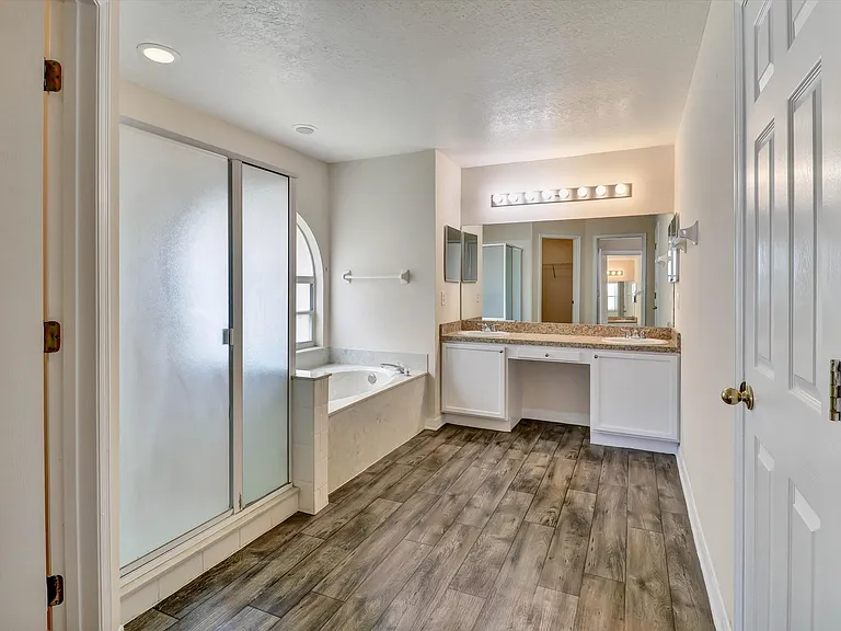 439 Riggs Cir — Photo 19