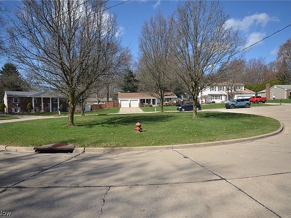 2nd image of 264 High Point Cir