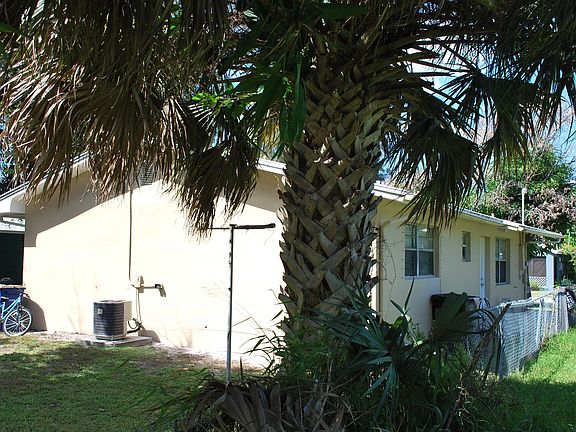 5th image of 1223 MCCRAY Court