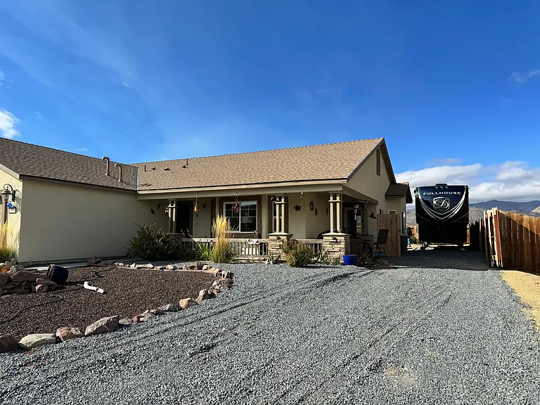 63 Columbia Dr — Photo 2