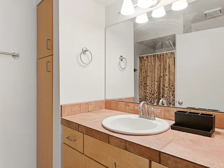 941 Calle Mejia #402 — Photo 22