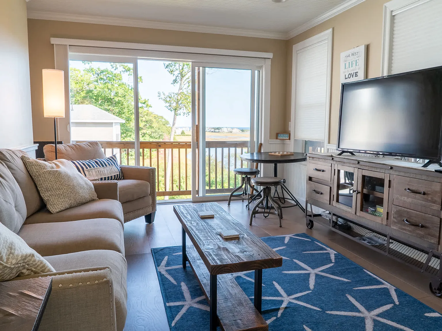 2 bed, 757 sqft, $1,800 — Photo 2