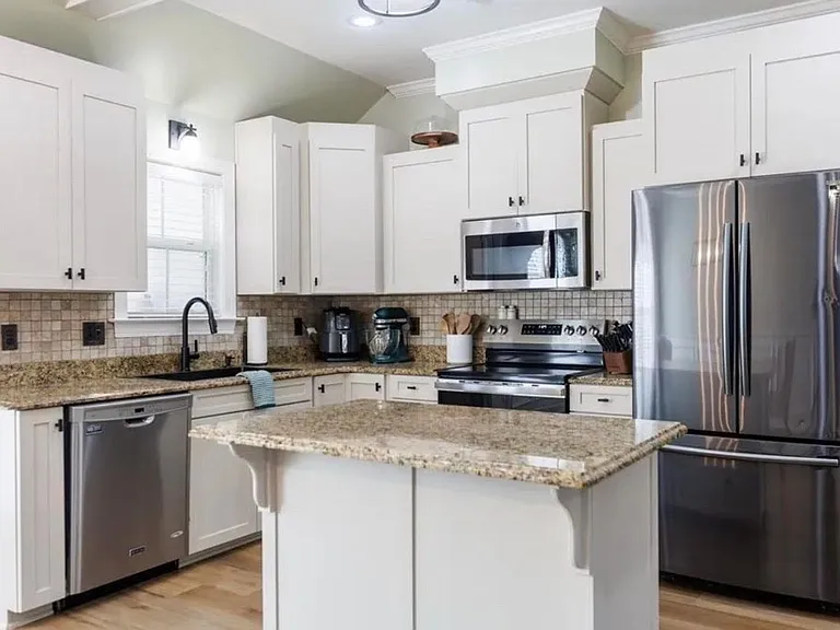 901 Sugarberry Dr — Photo 8