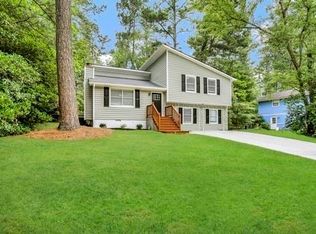 3868 Burnt Leaf Ln, Snellville, GA 30039